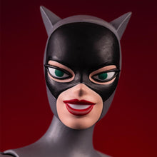 Load image into Gallery viewer, Catwoman 1/6 Scale Figure from Batman: The Animated Series
