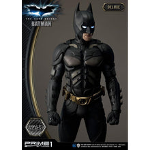 Load image into Gallery viewer, Batman (Deluxe) High Definition Museum Masterline 1/6 Scale Statue from The Dark Knight
