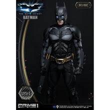 Load image into Gallery viewer, Batman (Deluxe) High Definition Museum Masterline 1/6 Scale Statue from The Dark Knight
