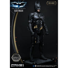 Load image into Gallery viewer, Batman (Deluxe) High Definition Museum Masterline 1/6 Scale Statue from The Dark Knight
