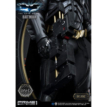 Load image into Gallery viewer, Batman (Deluxe) High Definition Museum Masterline 1/6 Scale Statue from The Dark Knight
