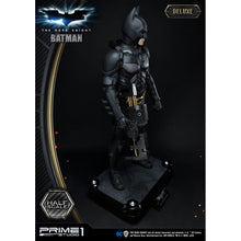 Load image into Gallery viewer, Batman (Deluxe) High Definition Museum Masterline 1/6 Scale Statue from The Dark Knight
