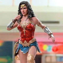 Load image into Gallery viewer, Wonder Woman 1/6 Scale Figure from Wonder Woman 1984
